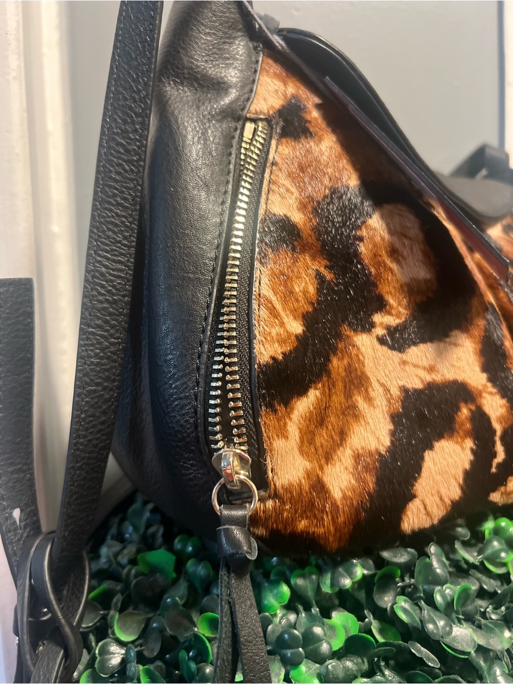 Vince Camuto Leopard Print Crossbody with Black Trim - Picture 4 of 16
